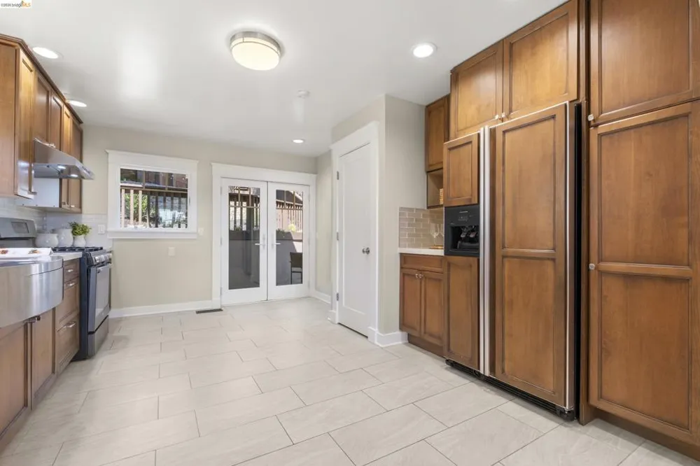 977 Regal Rd Berkeley, CA 94708