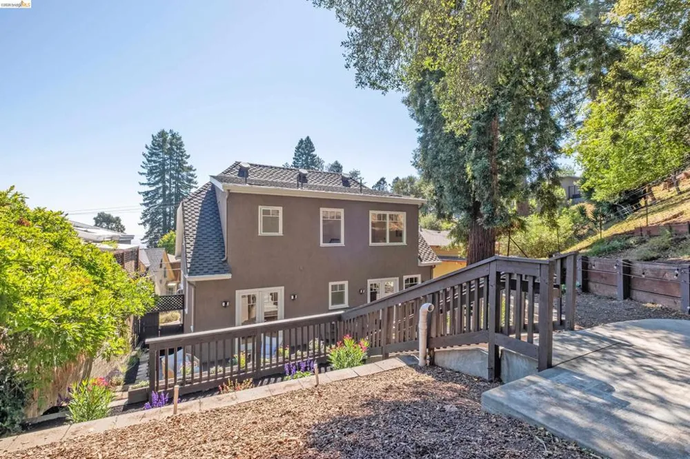 977 Regal Rd Berkeley, CA 94708