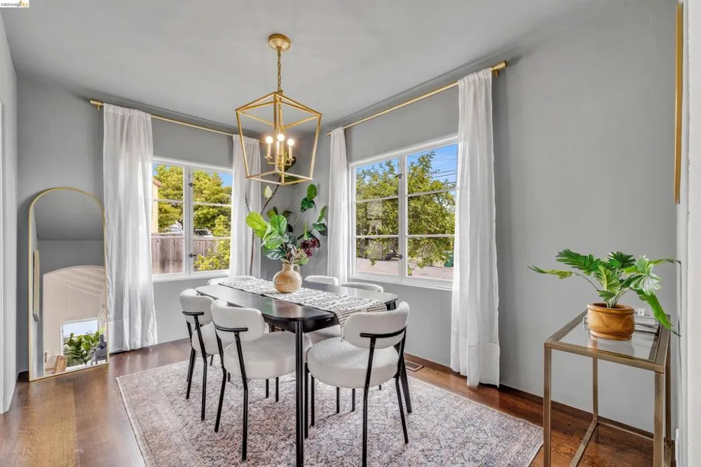 4638 Reinhardt Dr Oakland, CA 94619