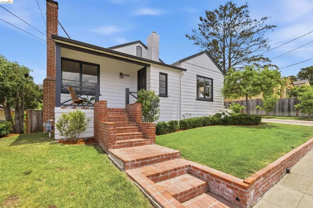 4638 Reinhardt Dr Oakland, CA 94619