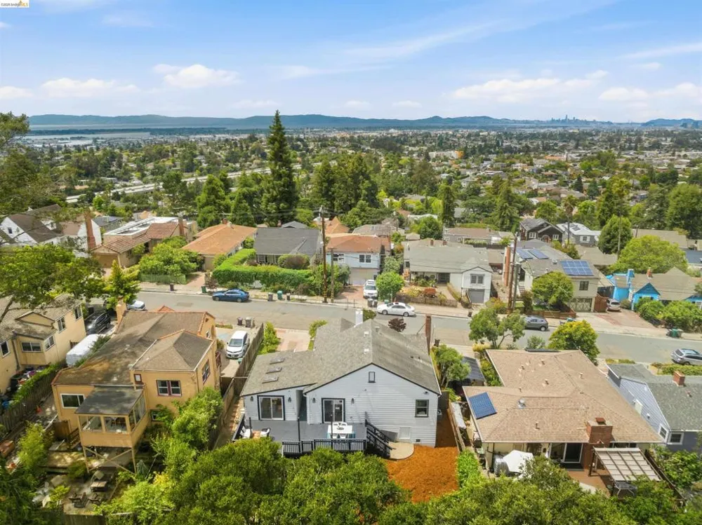 4638 Reinhardt Dr Oakland, CA 94619