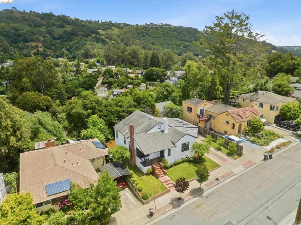 4638 Reinhardt Dr Oakland, CA 94619