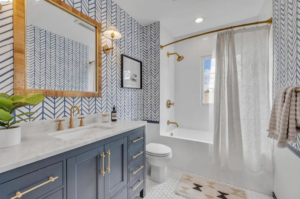4638 Reinhardt Dr Oakland, CA 94619