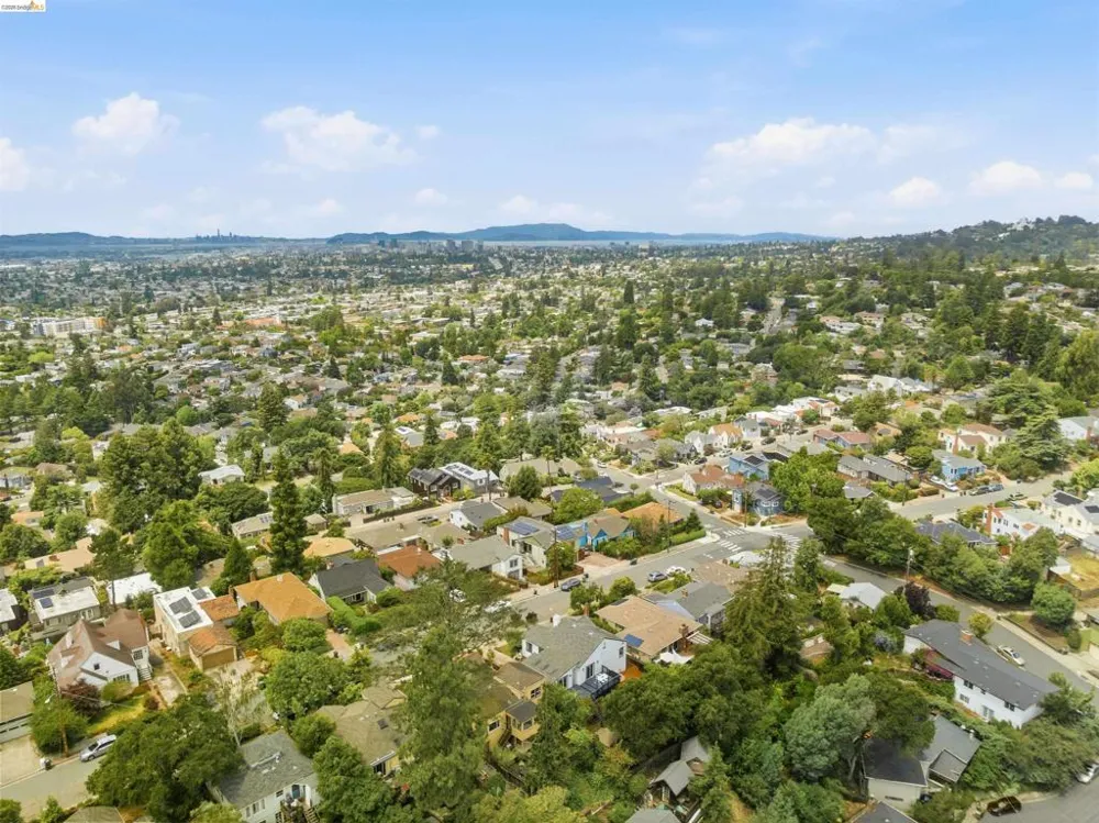 4638 Reinhardt Dr Oakland, CA 94619