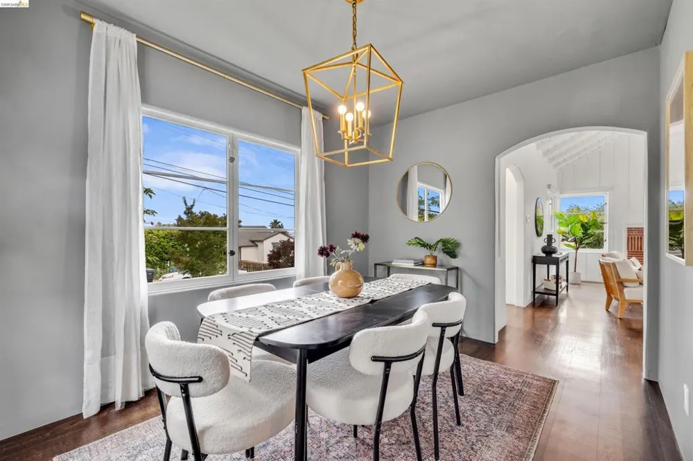 4638 Reinhardt Dr Oakland, CA 94619