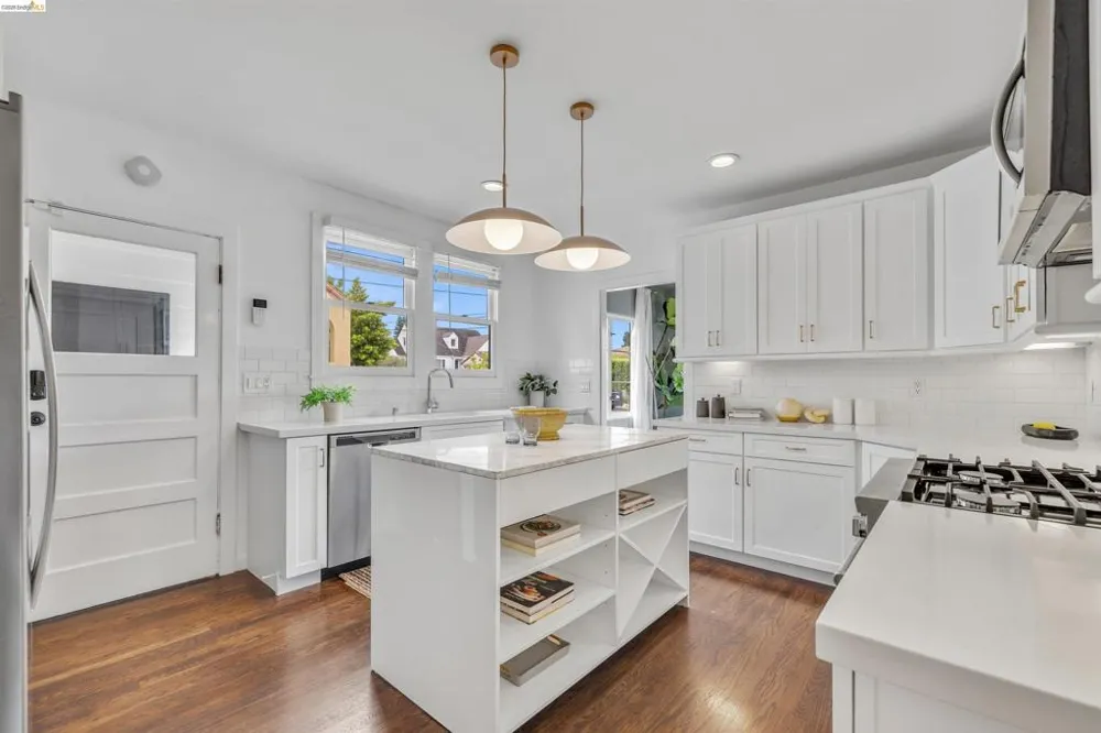 4638 Reinhardt Dr Oakland, CA 94619