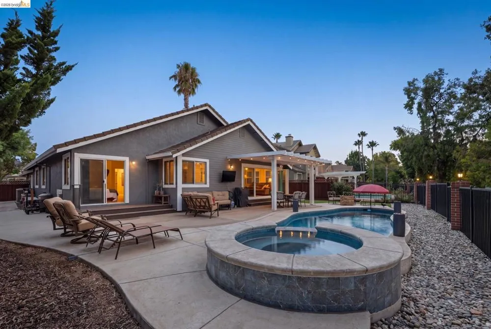 2212 Colonial Ct Discovery Bay, CA 94505