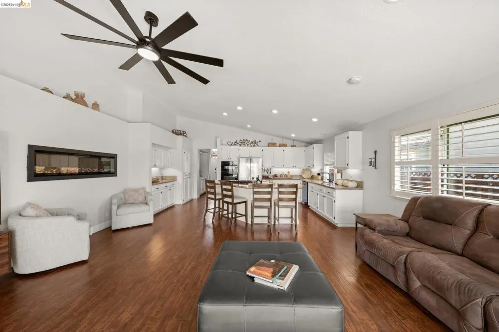 2212 Colonial Ct Discovery Bay, CA 94505