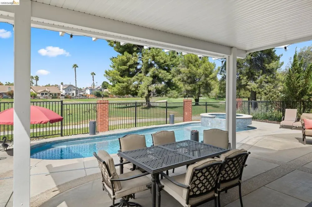 2212 Colonial Ct Discovery Bay, CA 94505