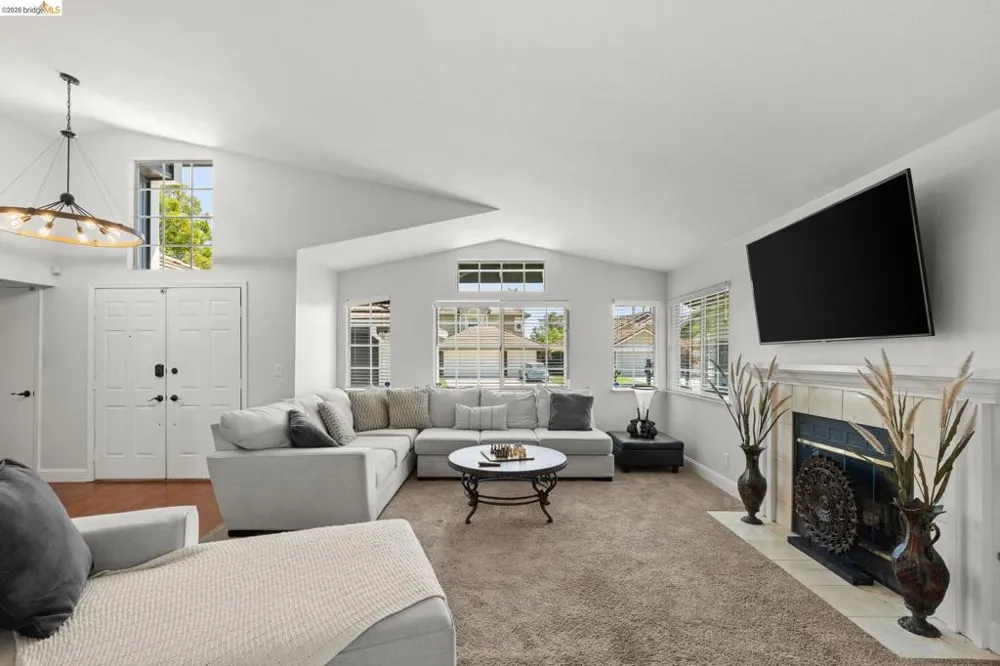 2212 Colonial Ct Discovery Bay, CA 94505