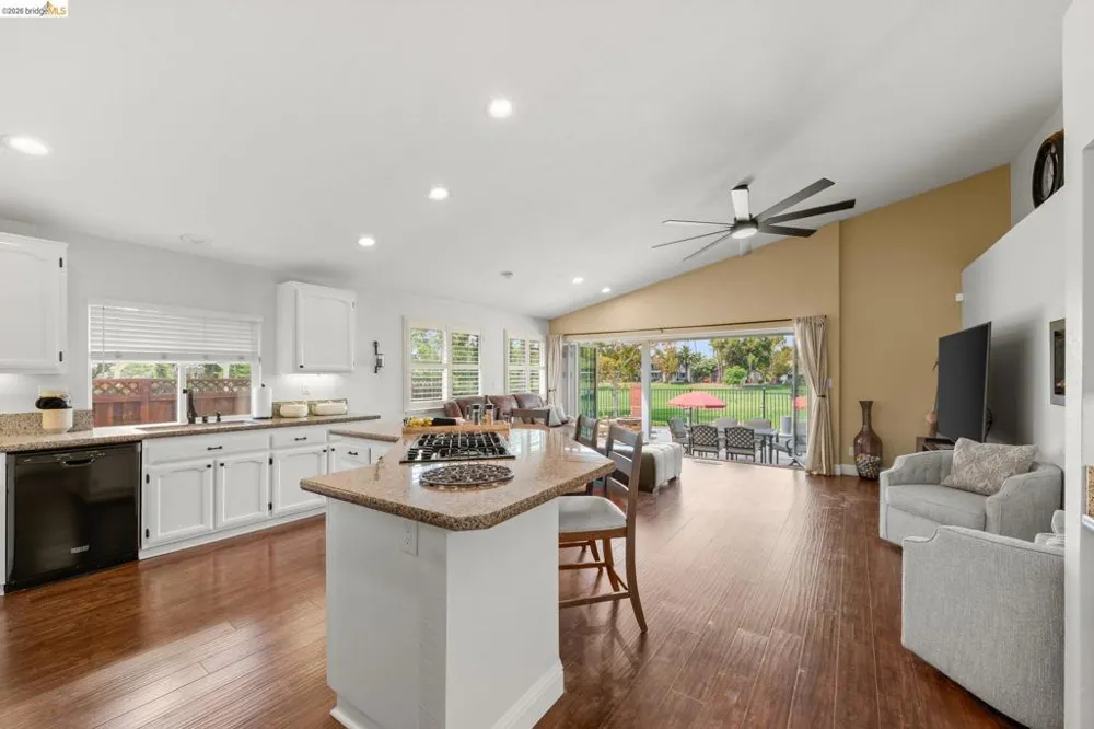 2212 Colonial Ct Discovery Bay, CA 94505