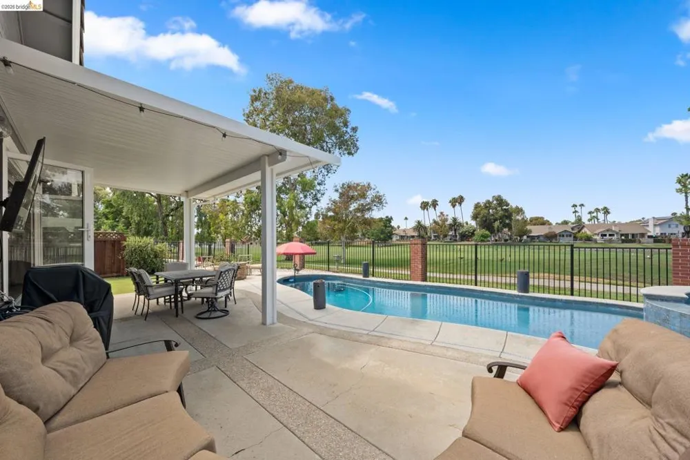 2212 Colonial Ct Discovery Bay, CA 94505