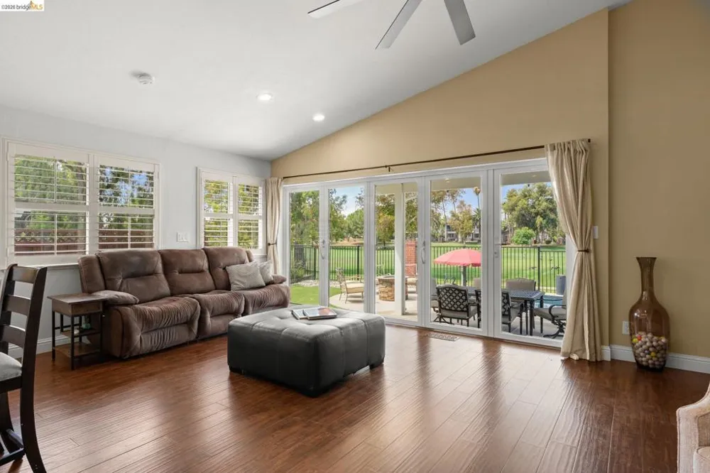2212 Colonial Ct Discovery Bay, CA 94505