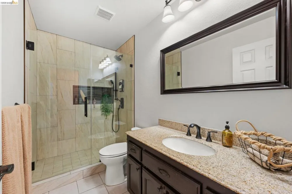 2212 Colonial Ct Discovery Bay, CA 94505