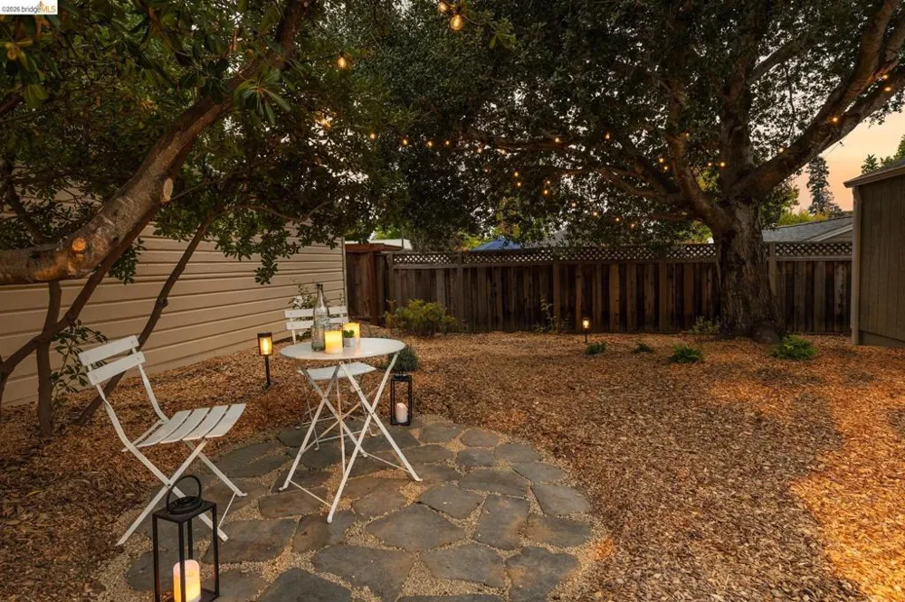 2533 Rampart St Oakland, CA 94602