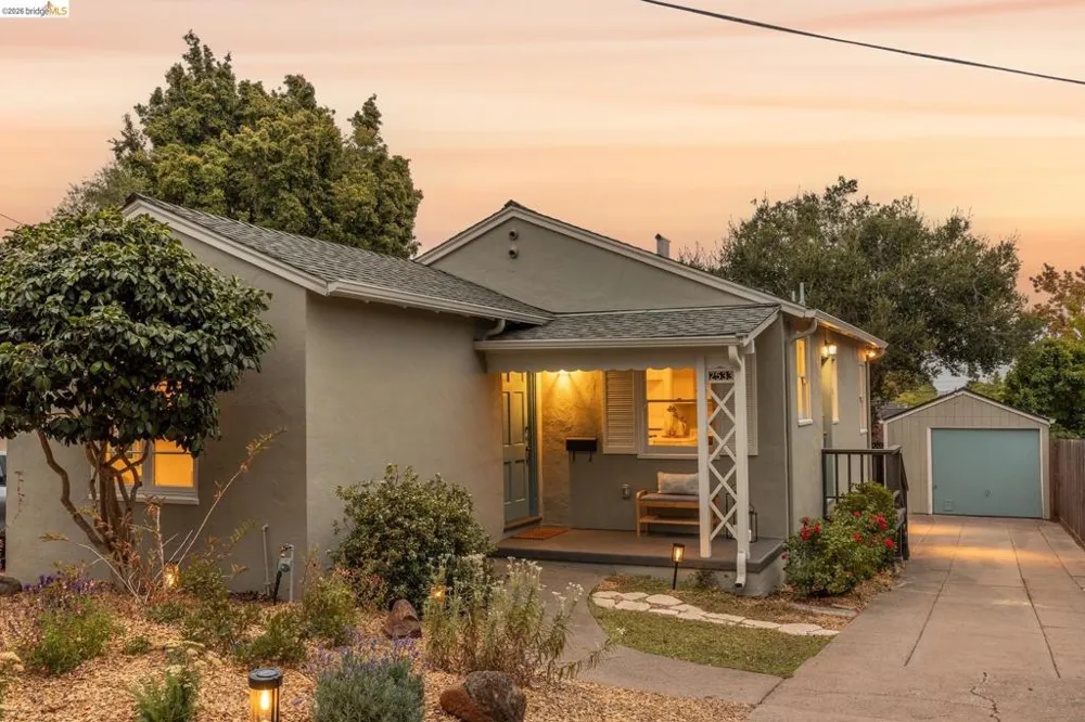 2533 Rampart St Oakland, CA 94602