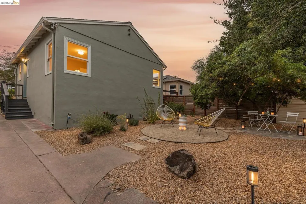 2533 Rampart St Oakland, CA 94602