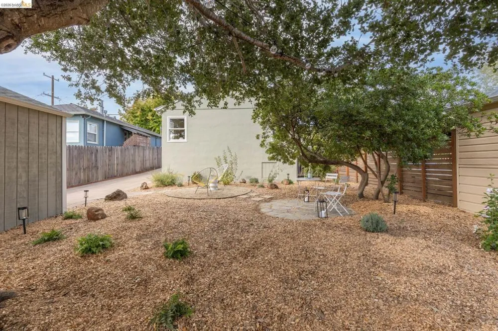 2533 Rampart St Oakland, CA 94602
