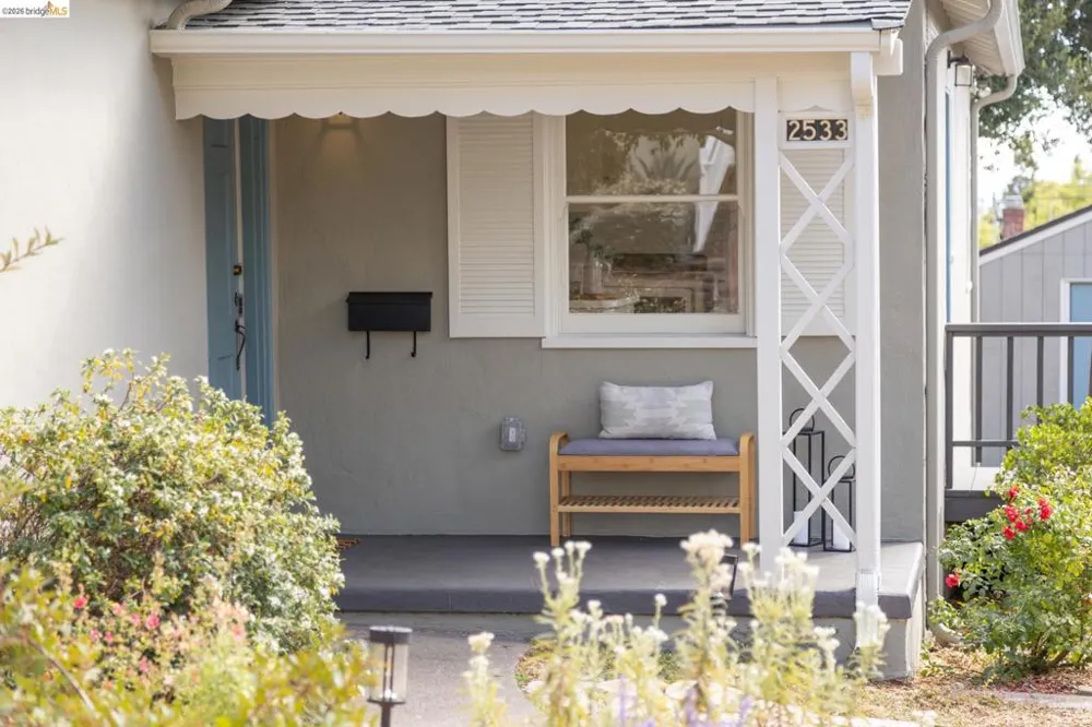 2533 Rampart St Oakland, CA 94602