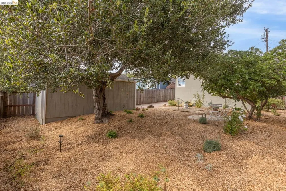 2533 Rampart St Oakland, CA 94602