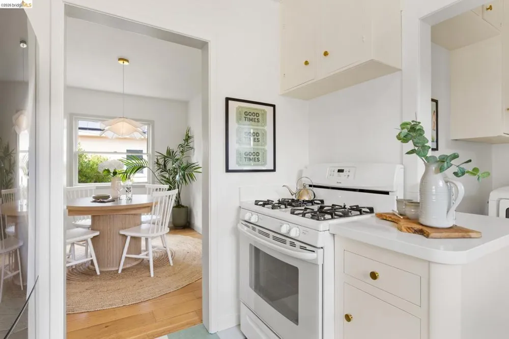2533 Rampart St Oakland, CA 94602