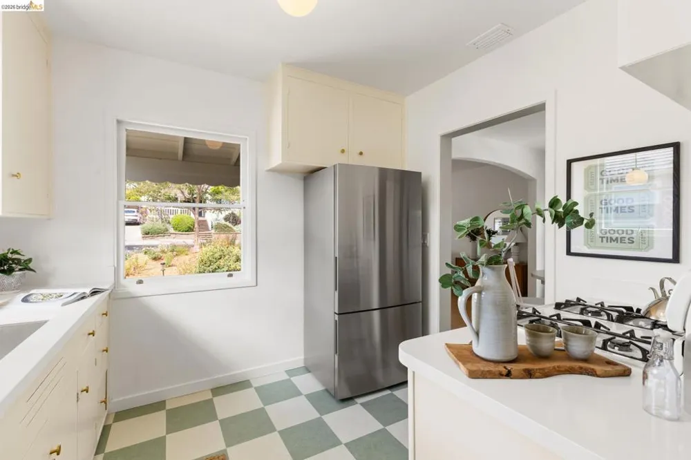 2533 Rampart St Oakland, CA 94602