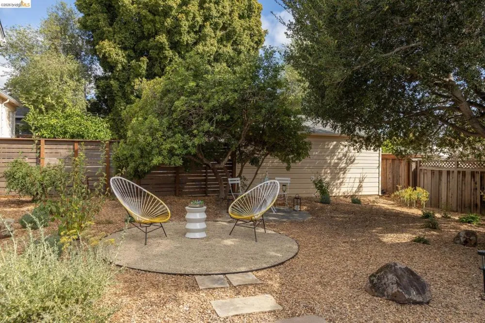 2533 Rampart St Oakland, CA 94602