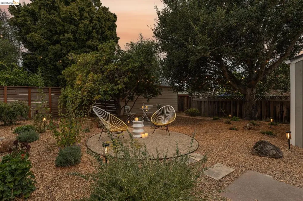 2533 Rampart St Oakland, CA 94602