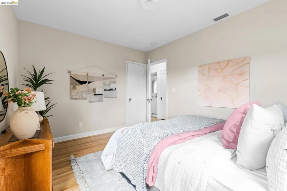 2533 Rampart St Oakland, CA 94602