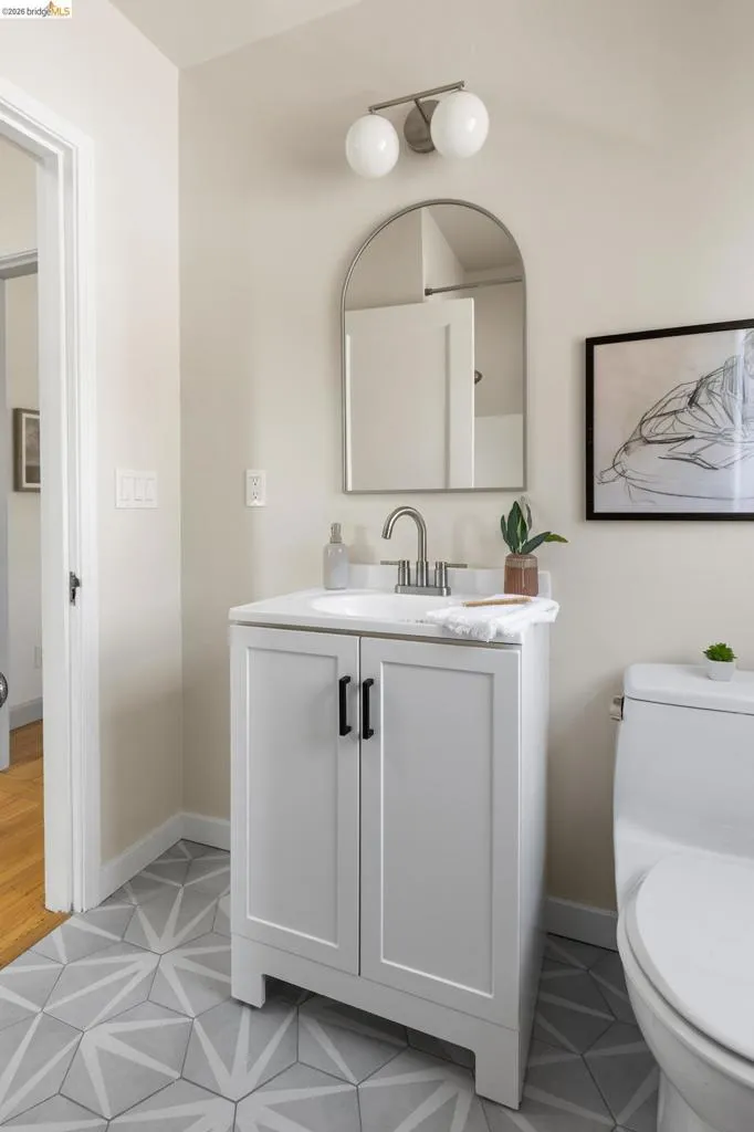 2533 Rampart St Oakland, CA 94602