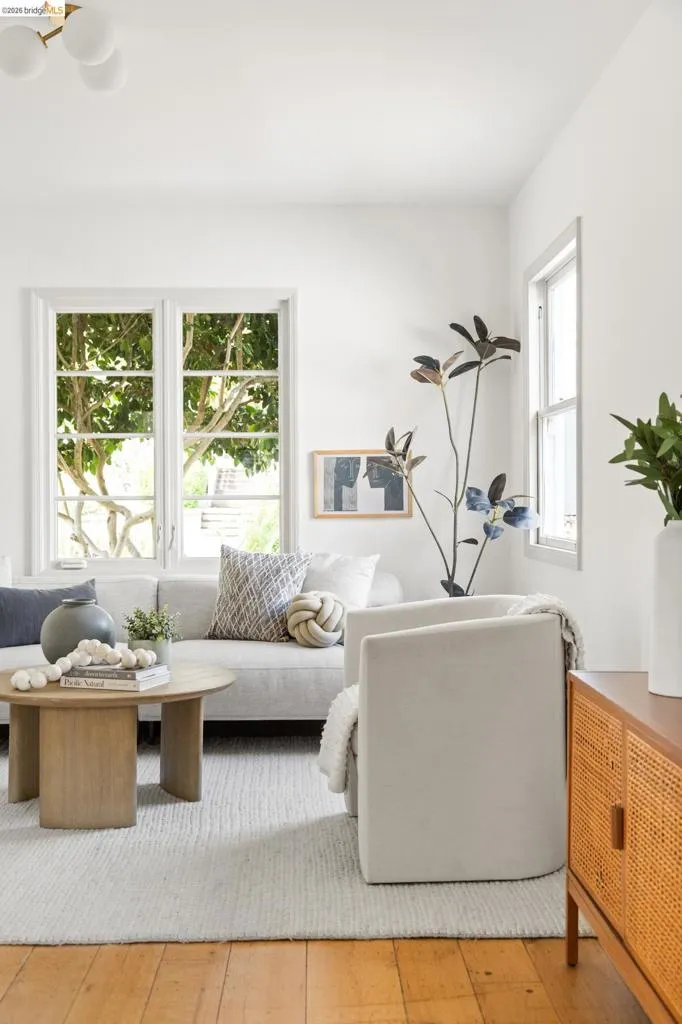 2533 Rampart St Oakland, CA 94602