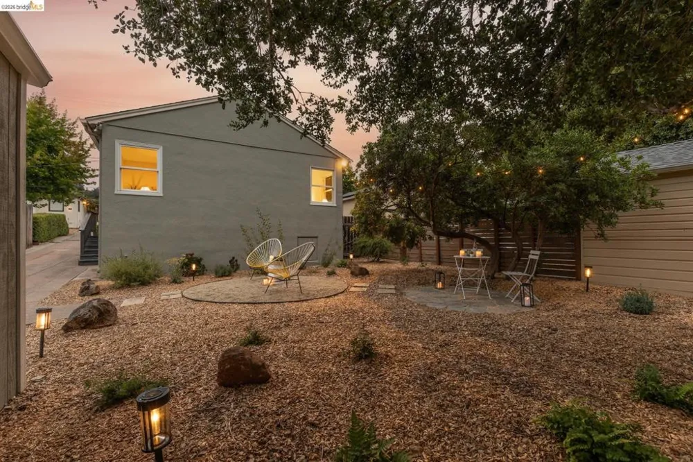 2533 Rampart St Oakland, CA 94602