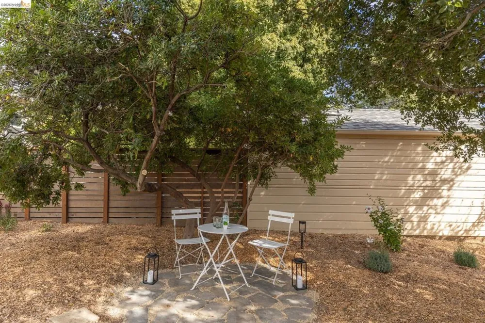 2533 Rampart St Oakland, CA 94602