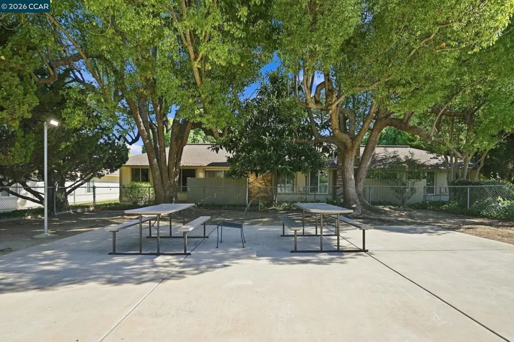 4260 Clayton Rd #11 Concord, CA 94521