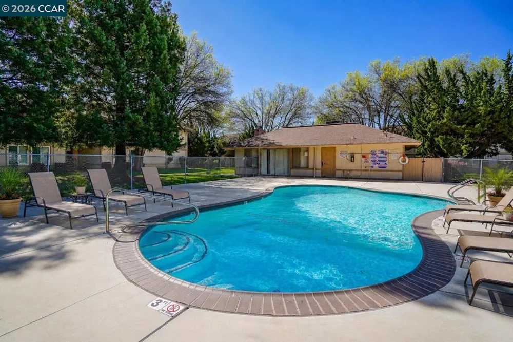 4260 Clayton Rd #11 Concord, CA 94521