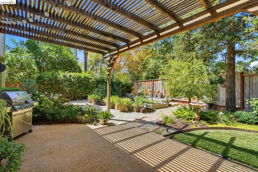325 San Marino Ln Brentwood, CA 94513
