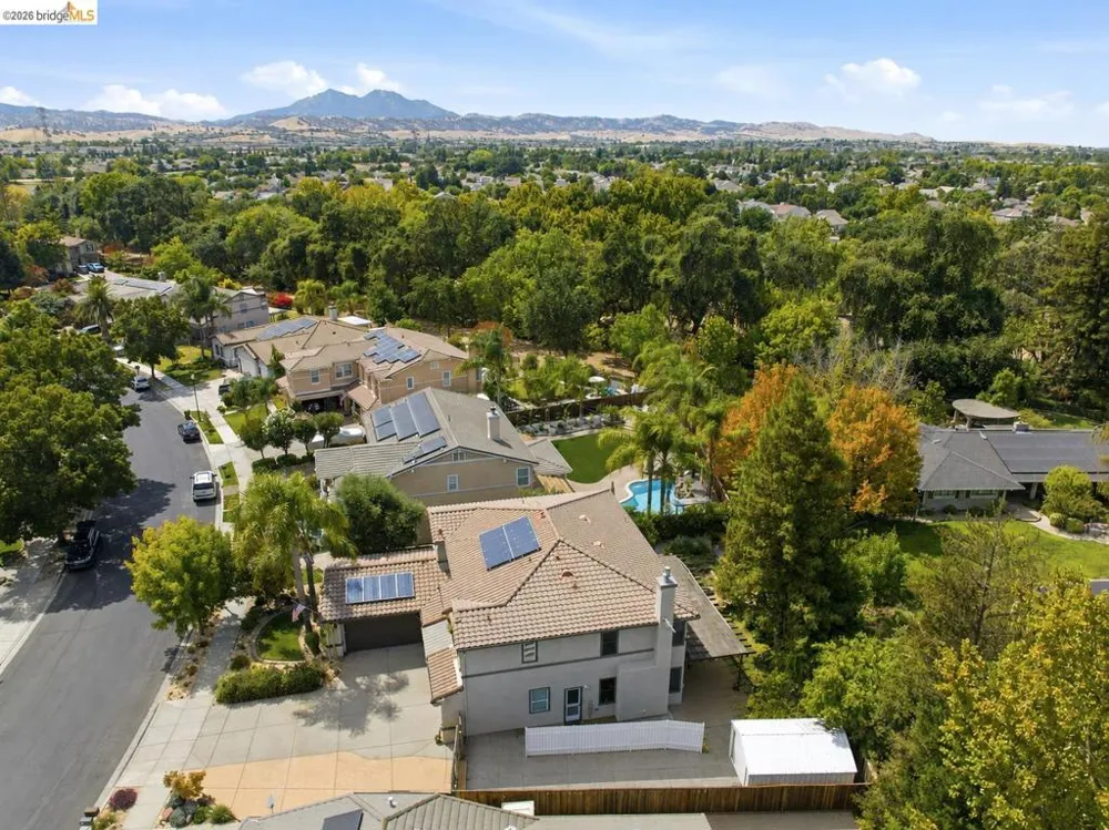 325 San Marino Ln Brentwood, CA 94513