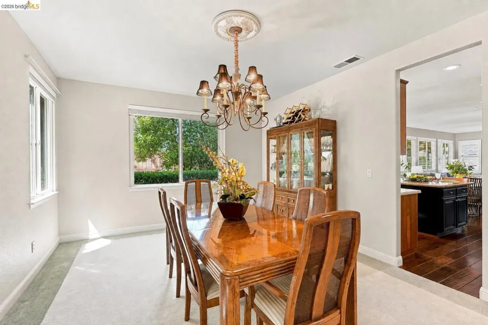 325 San Marino Ln Brentwood, CA 94513