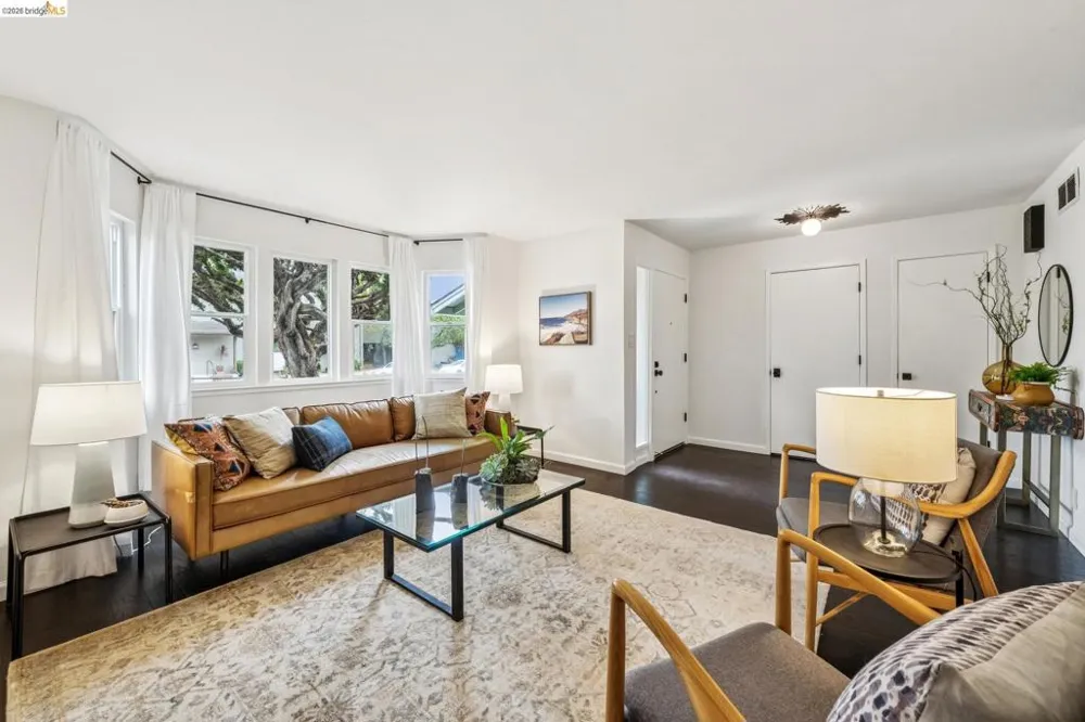 1014 10Th St Oakland, CA 94607