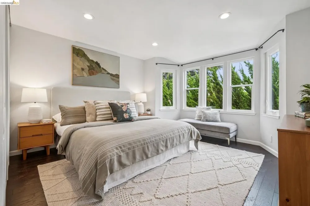 1014 10Th St Oakland, CA 94607