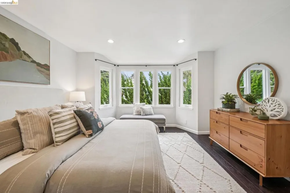 1014 10Th St Oakland, CA 94607