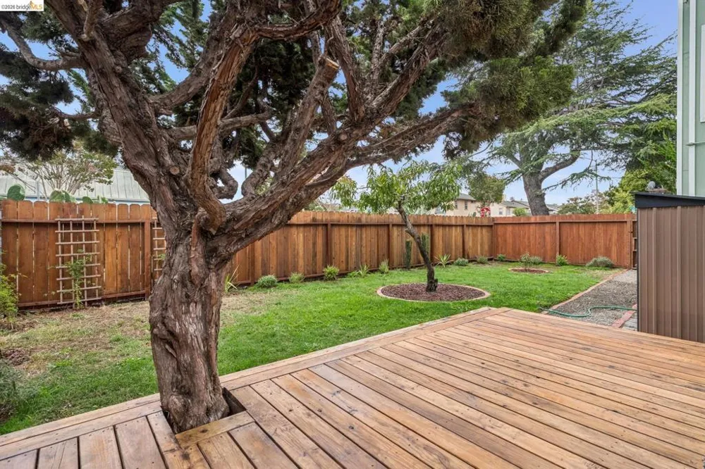 1014 10Th St Oakland, CA 94607