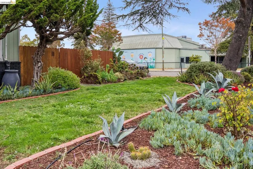 1014 10Th St Oakland, CA 94607