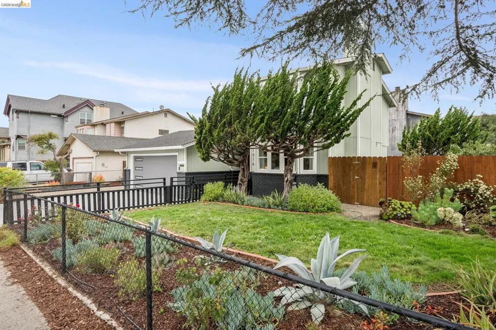1014 10Th St Oakland, CA 94607