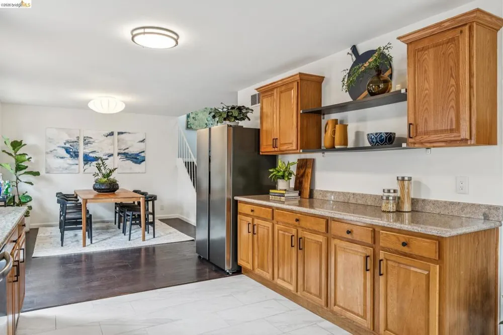 1014 10Th St Oakland, CA 94607