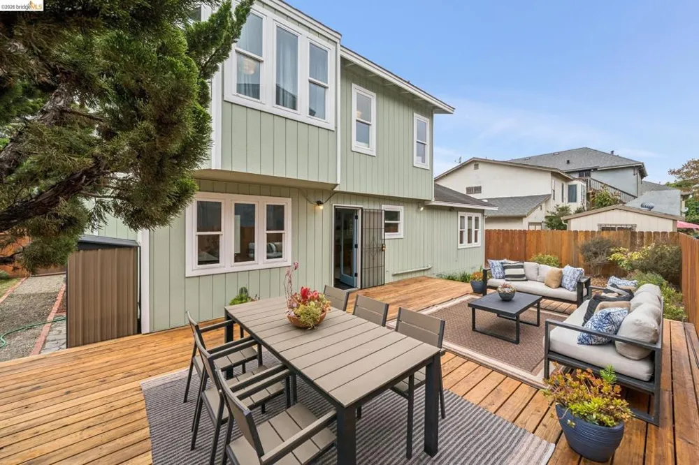 1014 10Th St Oakland, CA 94607