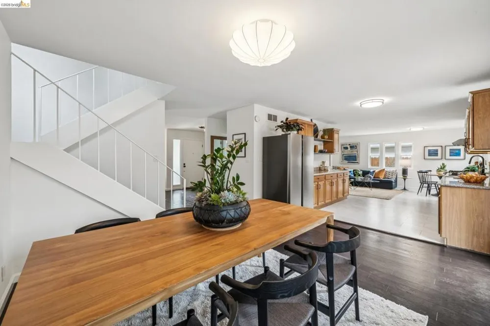 1014 10Th St Oakland, CA 94607