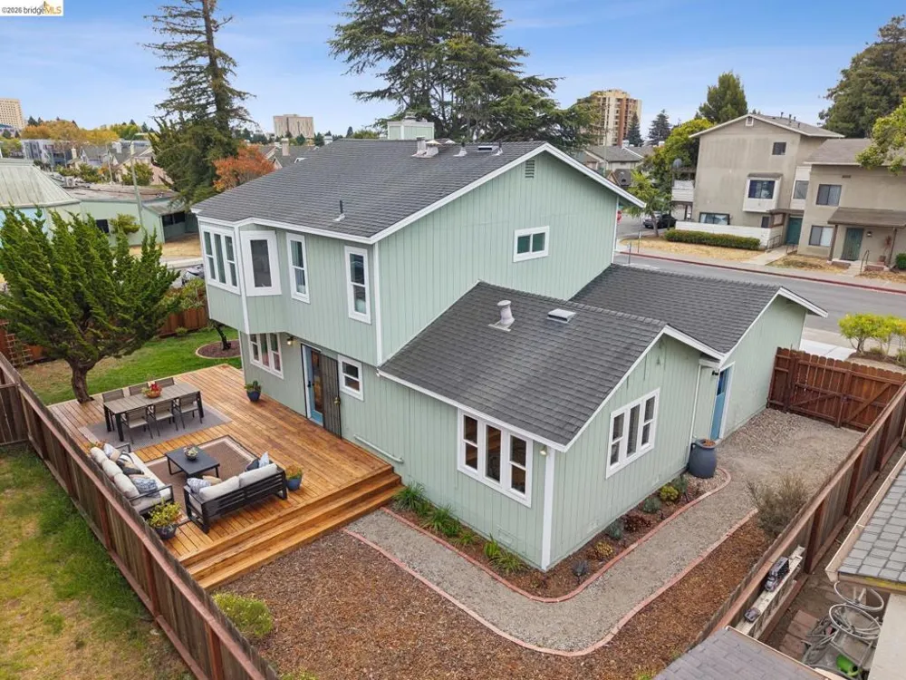 1014 10Th St Oakland, CA 94607