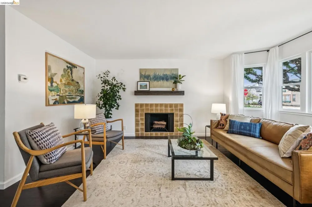 1014 10Th St Oakland, CA 94607