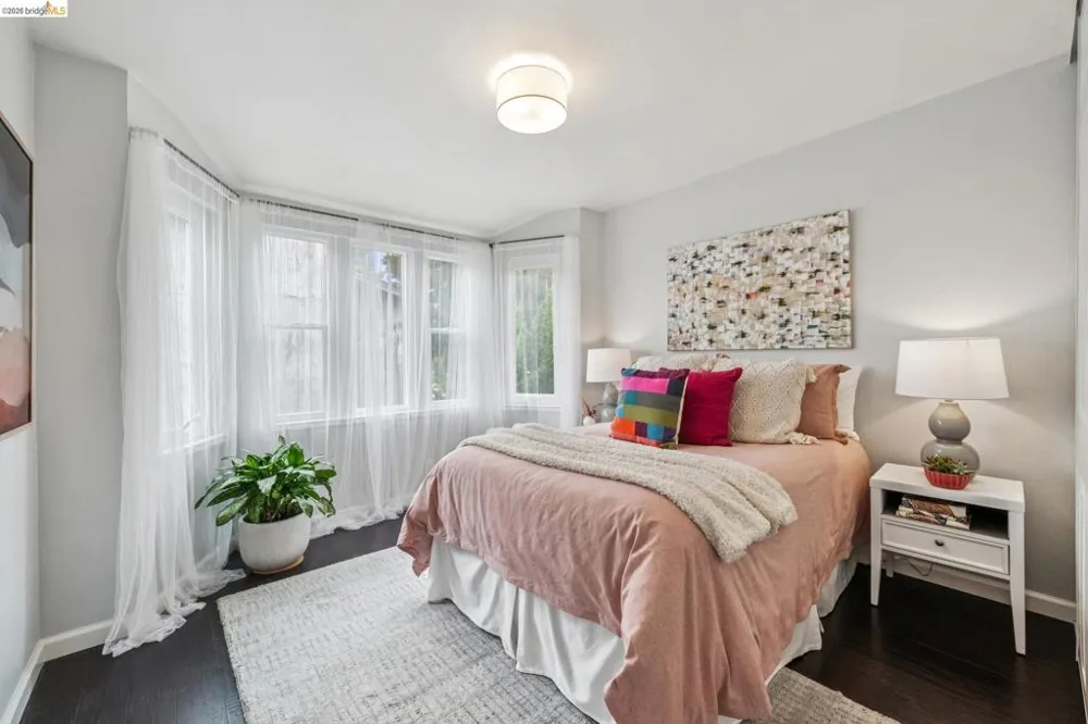 1014 10Th St Oakland, CA 94607